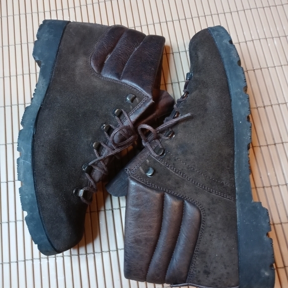 Trotters women's brown suede Vibram lug sole lace boot. A24pm - Picture 6 of 10